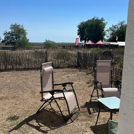 Vue Et A Pied A Boyardville, Jardin Prive Saint-Georges-d'Oleron